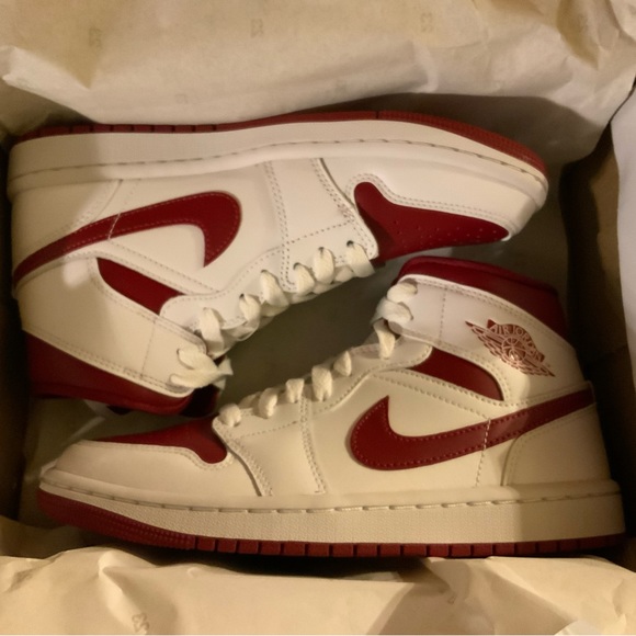 Air Jordan New in Box White Burgundy Red MID Women 6.5 LOOK!!! - Picture 8 of 10